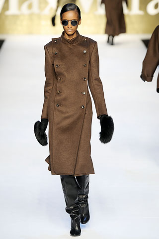 Milan Fashion Week – Max Mara´s coats. February 28, 2010. by berlinavia. look: uniform, 80s mixed with military style. keypieces: the long, double breasted